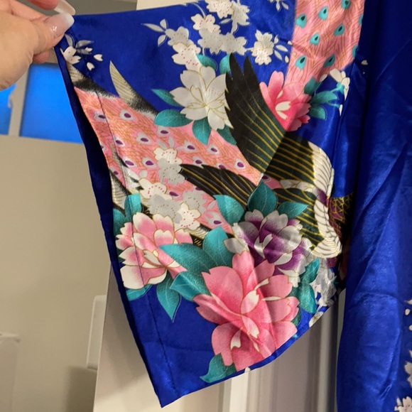 Blue & Pink peacock oriental soft silk Kimono robe large - Picture 3 of 5